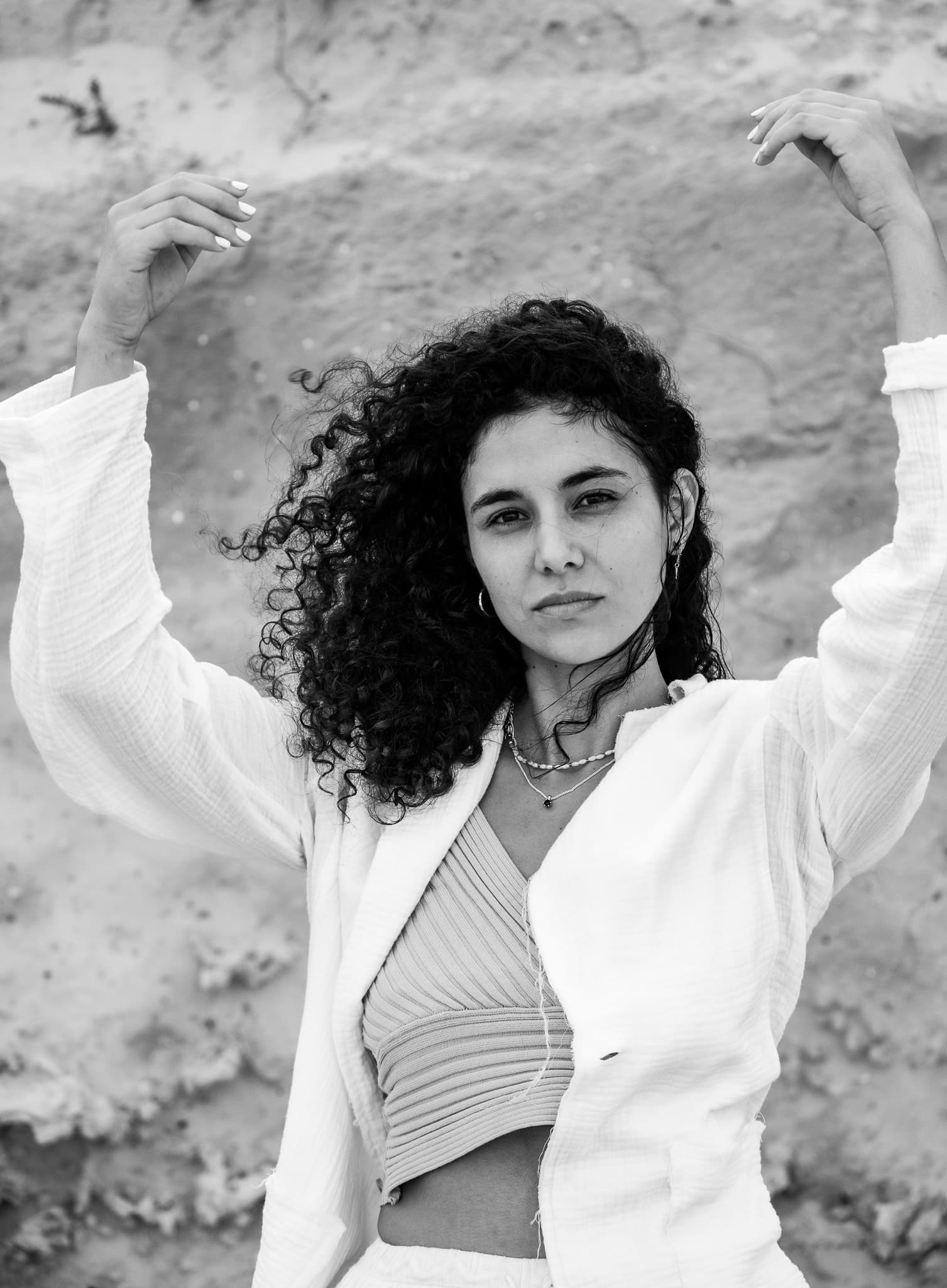 פריחה עונתית ושבילים בטבע